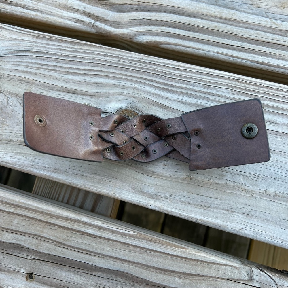 - 4 Mixed Cuff Bundle! Like New! - image 6